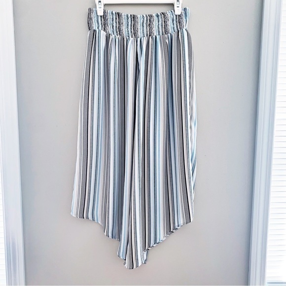Dress Forum Light Blue Stripe Wide Leg Pants. - Picture 3 of 10